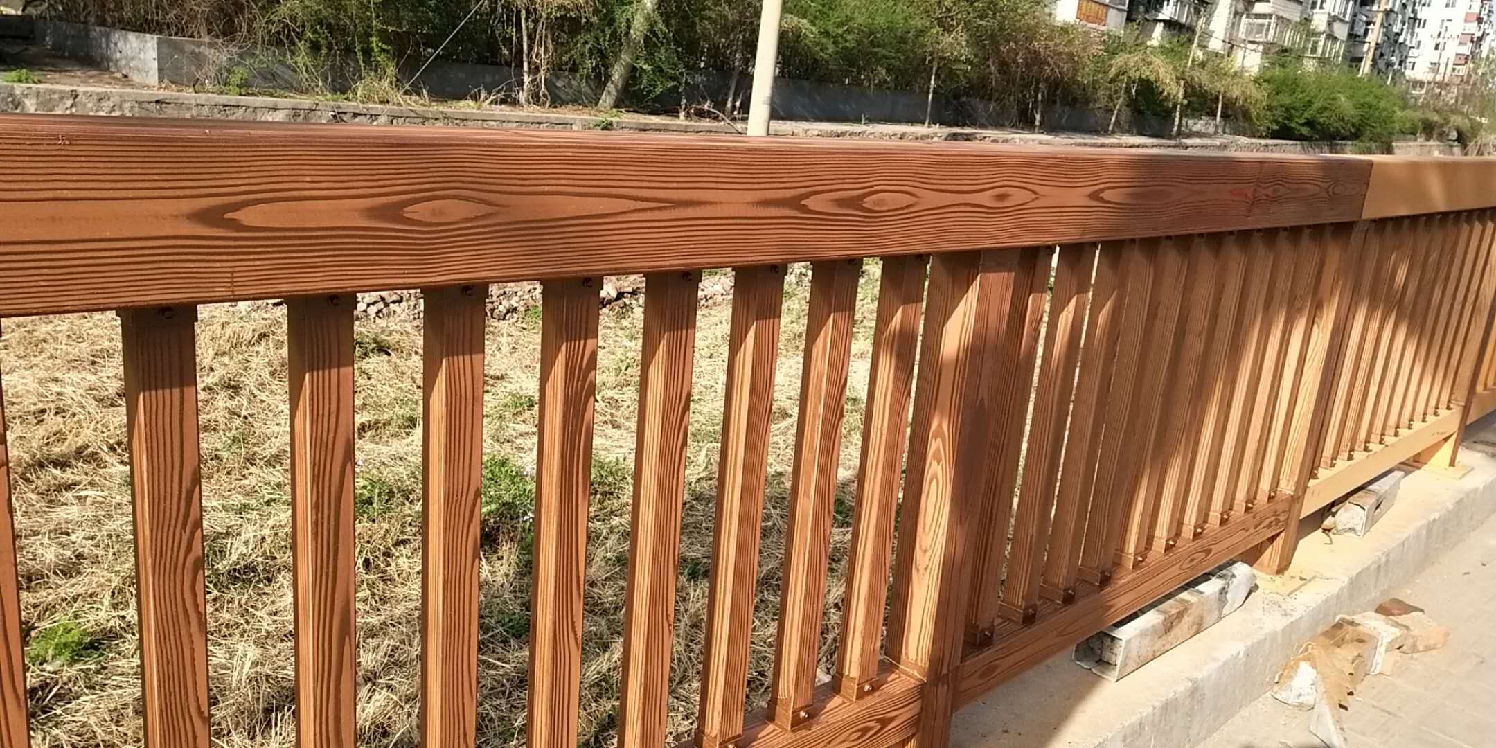 果洛河北承德双桥区护栏仿木纹漆施工项目